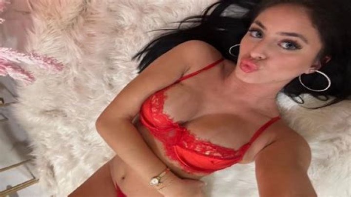 Camilla Ara&uacute;jo OnlyFans Leaks: Understanding the Impact and Addressing the Issue