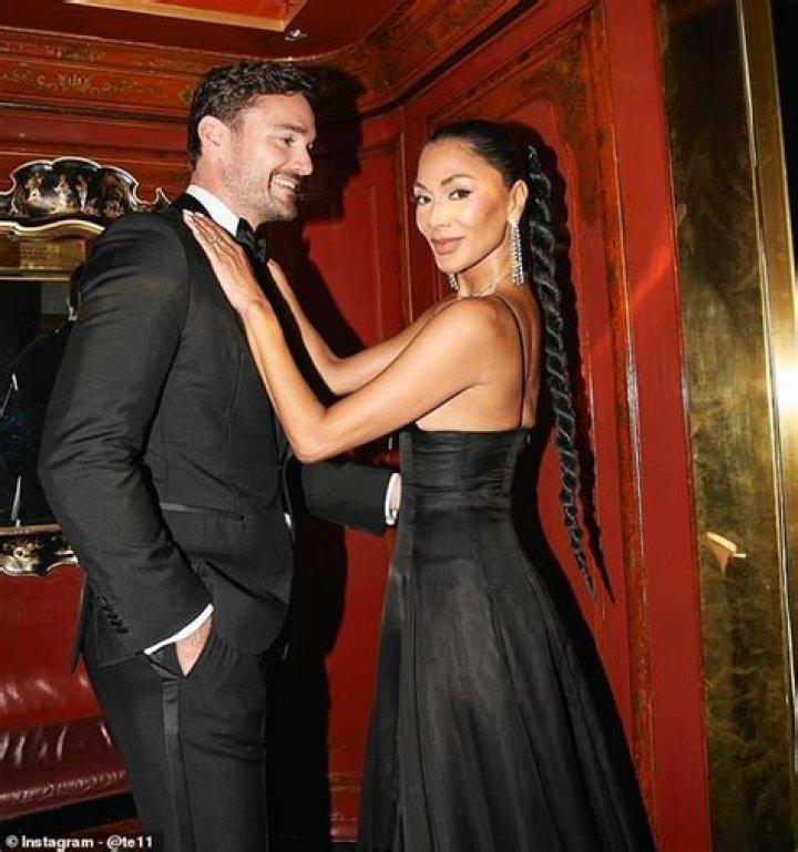 Discover The Unspoken Truths About Nicole Scherzinger's Mom