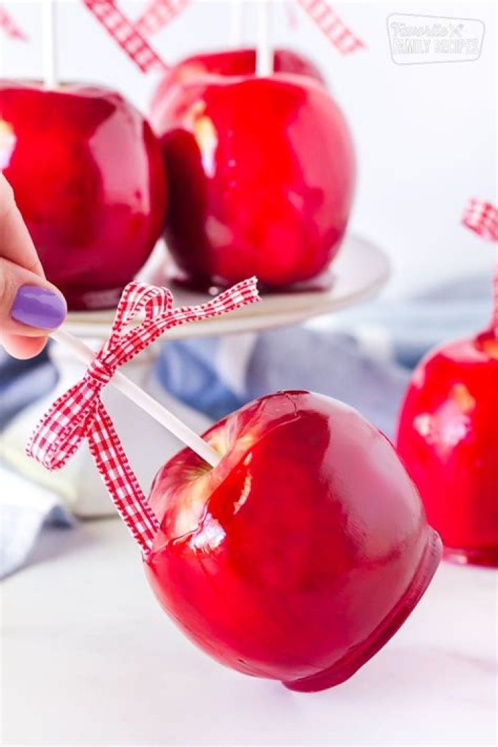 Discover The World Of Vivian Candy Apples