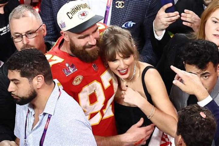 Exploring The "Travis Kelce Show On E!"