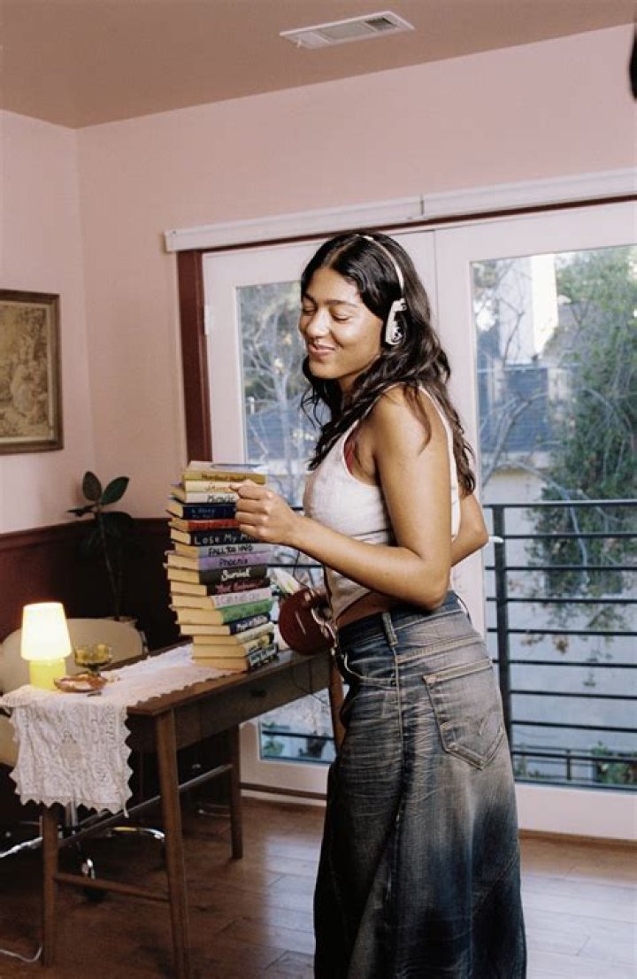 Hope Tala - BlogInfo - SnogBlogy