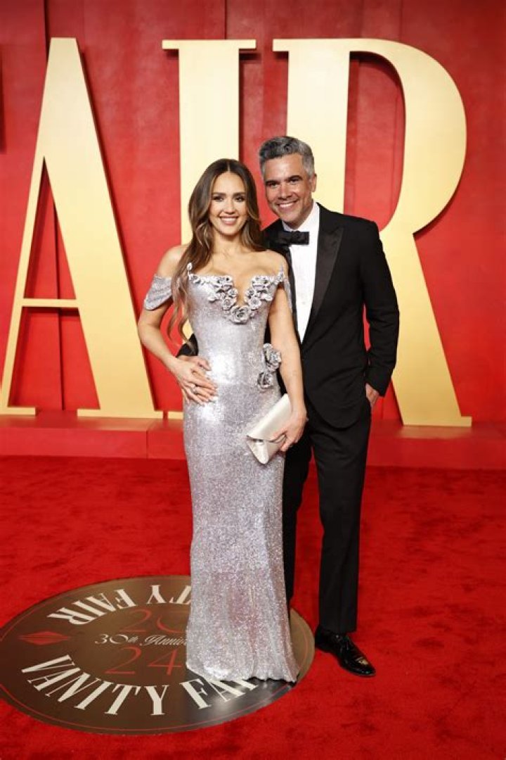 Unveiling The Dynamic Partnership Of Jessica Alba And Cash Warren