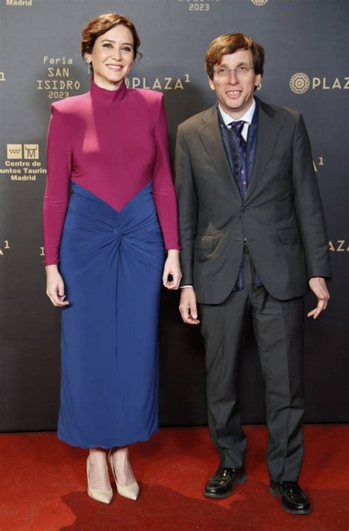Unveiling The Enigma: Unveiling Morena Baccarin's Stature