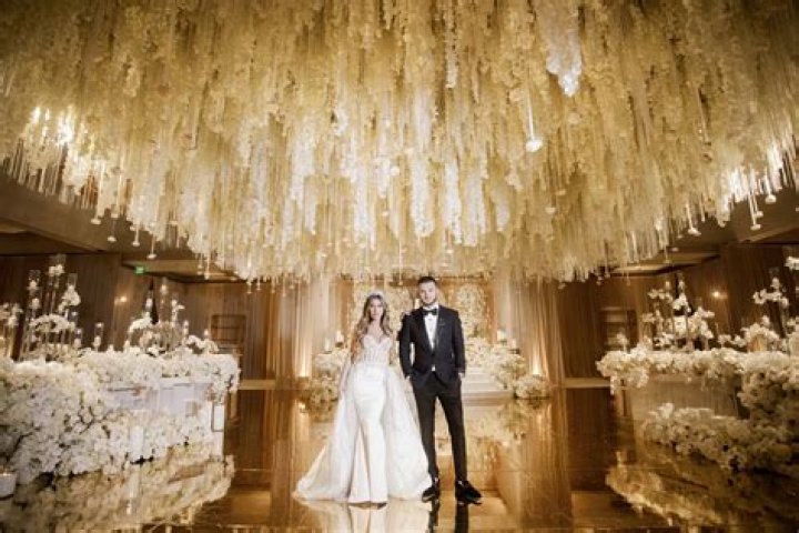 Unveiling The Secrets Of Barry Weiss's Daughter's Extravagant Wedding